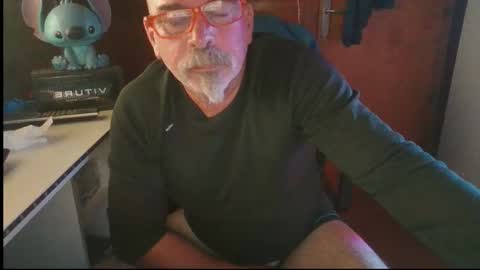 Snapshot of vuda77 chatting on November 2025 07:48:02 PM oscar online show from November 2025 07:48:02 PM