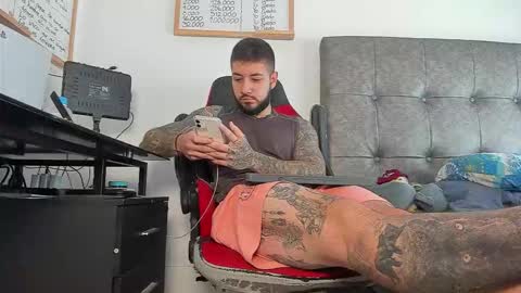 Snapshot of vyxen_ chatting on February 2026 02:24:02 PM vyxen_ online show from February 2026 02:24:02 PM