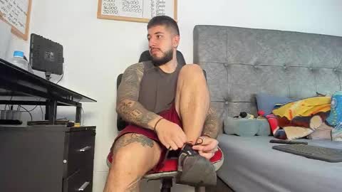 vyxen_ online show from March 2026 09:21:02 PM