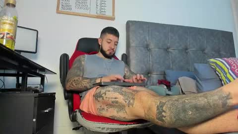 vyxen_ online show from March 2026 08:23:01 PM