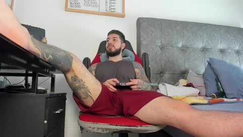 vyxen_ online show from April 2026 08:25:02 PM