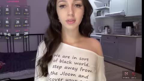 Snapshot of w33d7 chatting on November 2025 09:26:02 PM Alice Before pvt write to me in PM online show from November 2025 09:26:02 PM