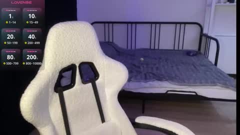 Snapshot of w33d7 chatting on November 2025 09:16:01 PM Alice Before pvt write to me in PM online show from November 2025 09:16:01 PM