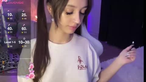 Snapshot of w33d7 chatting on December 2025 09:42:01 PM Alice Before pvt write to me in PM online show from December 2025 09:42:01 PM