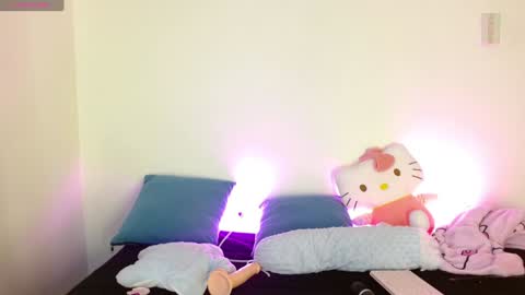 Snapshot of w_kittycat chatting on January 2025 11:31:01 AM kitty SUPORT ME AND MY BABY SINGLE MOMY online show from January 2025 11:31:01 AM