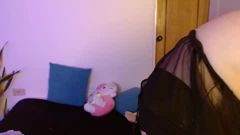 Snapshot of w_kittycat chatting on October 2025 02:50:01 PM kitty SUPORT ME AND MY BABY SINGLE MOMY online show from October 2025 02:50:01 PM