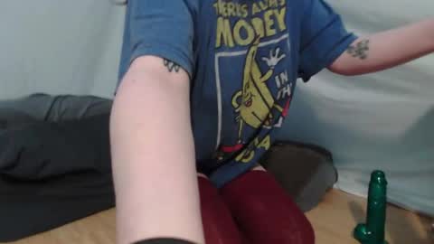 Snapshot of wacky_weirdo chatting on September 2025 08:03:02 AM Rose online show from September 2025 08:03:02 AM