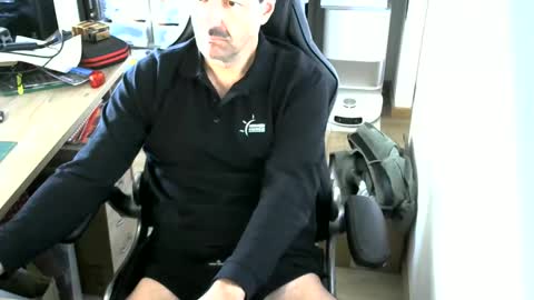 waldo7267 online show from April 2026 09:23:01 AM