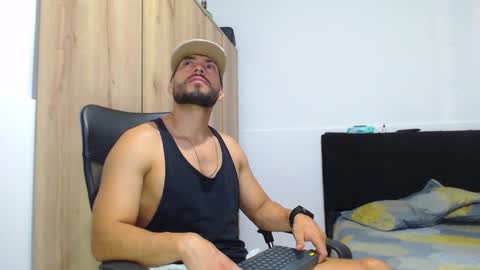 Snapshot of walter_brownn01 chatting on November 2025 03:56:01 PM WALTER BROWN online show from November 2025 03:56:01 PM