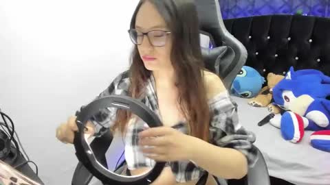 Alexandra online show from February 2025 02:05:01 PM