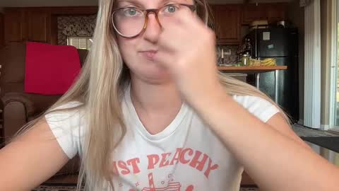 Snapshot of wanderlustjade chatting on December 2024 08:07:02 PM Jade  Adonis online show from December 2024 08:07:02 PM