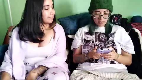 Snapshot of waningrosee chatting on January 2025 06:10:02 PM Waningrose Lu online show from January 2025 06:10:02 PM