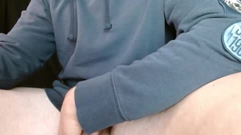 Snapshot of wankbro1000 chatting on November 2025 01:17:01 AM Wankbro online show from November 2025 01:17:01 AM