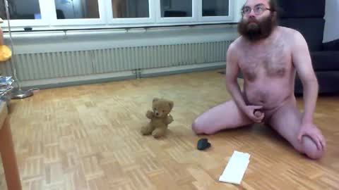 wantsahug online show from November 2025 09:48:01 PM