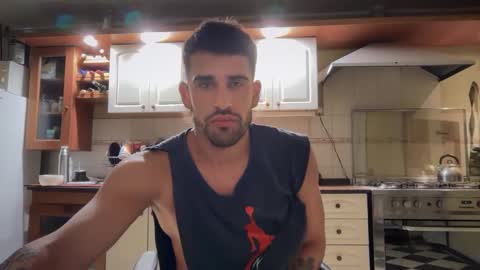 wearetwo online show from November 2025 06:05:02 AM