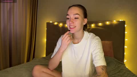 Snapshot of watergirl_ chatting on December 2024 06:41:02 AM Im saving up for a new car help me online show from December 2024 06:41:02 AM