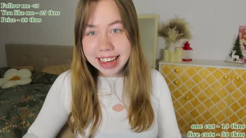 Snapshot of watermelon_sugar_ chatting on December 2024 01:49:02 PM Tess Pls support me with Can we reach 155 my favorite number online show from December 2024 01:49:02 PM