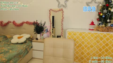 Snapshot of watermelon_sugar_ chatting on December 2024 04:20:02 PM Tess Pls support me with Can we reach 155 my favorite number online show from December 2024 04:20:02 PM