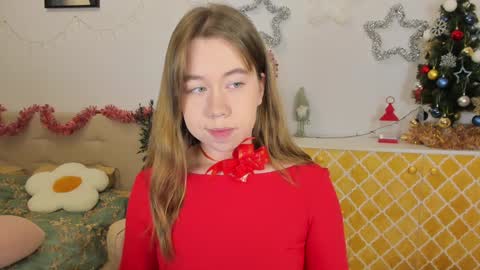 Snapshot of watermelon_sugar_ chatting on December 2024 03:09:02 PM Tess Pls support me with Can we reach 155 my favorite number online show from December 2024 03:09:02 PM