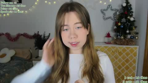 Snapshot of watermelon_sugar_ chatting on December 2024 10:36:02 AM Tess Pls support me with Can we reach 155 my favorite number online show from December 2024 10:36:02 AM