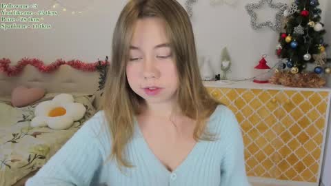 Snapshot of watermelon_sugar_ chatting on January 2025 08:56:01 AM Tess Pls support me with Can we reach 155 my favorite number online show from January 2025 08:56:01 AM