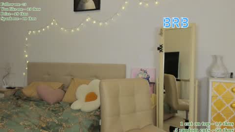 Snapshot of watermelon_sugar_ chatting on January 2025 02:10:02 PM Tess Pls support me with Can we reach 155 my favorite number online show from January 2025 02:10:02 PM