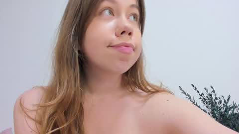 Snapshot of watermelon_sugar_ chatting on March 2025 12:58:02 PM Tess Pls support me with Can we reach 155 my favorite number online show from March 2025 12:58:02 PM