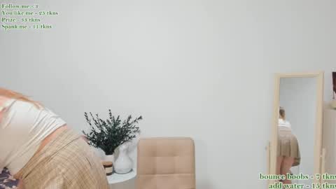 Snapshot of watermelon_sugar_ chatting on March 2025 03:48:02 PM Tess Pls support me with Can we reach 155 my favorite number online show from March 2025 03:48:02 PM