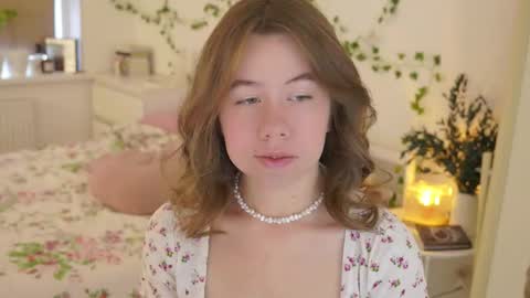 Snapshot of watermelon_sugar_ chatting on October 2025 10:33:02 AM Tess Pls support me with Can we reach 155 my favorite number online show from October 2025 10:33:02 AM