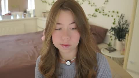 Snapshot of watermelon_sugar_ chatting on November 2025 10:37:02 AM Tess Pls support me with Can we reach 155 my favorite number online show from November 2025 10:37:02 AM