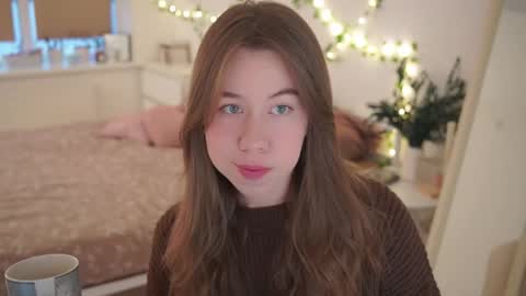 Snapshot of watermelon_sugar_ chatting on November 2025 12:31:02 PM Tess Pls support me with Can we reach 155 my favorite number online show from November 2025 12:31:02 PM