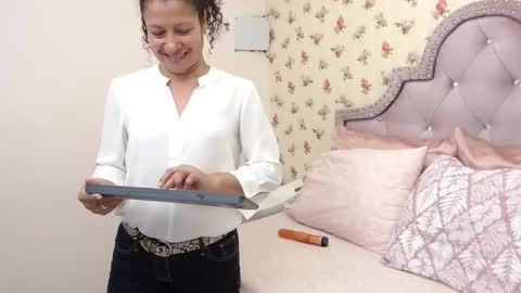 Milf Latina online show from March 2026 01:16:02 PM