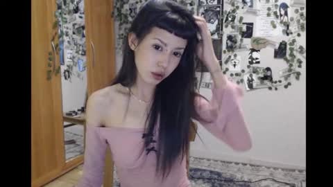 Mina online show from October 2025 06:47:01 PM