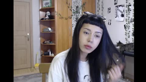 Mina online show from January 2026 07:41:01 PM