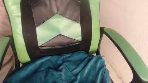 Snapshot of we_n_you chatting on October 2025 01:55:01 PM Trixie 3 online show from October 2025 01:55:01 PM