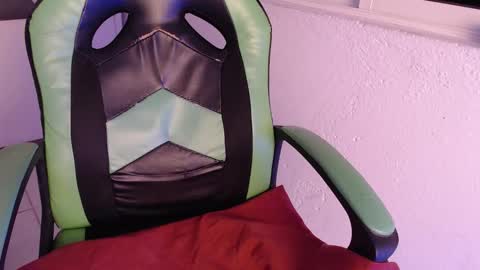 Snapshot of we_n_you chatting on October 2025 05:04:02 PM Trixie 3 online show from October 2025 05:04:02 PM