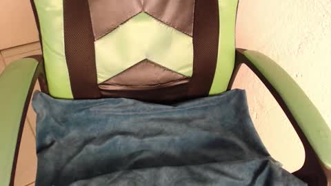 Snapshot of we_n_you chatting on October 2025 02:07:02 PM Trixie 3 online show from October 2025 02:07:02 PM