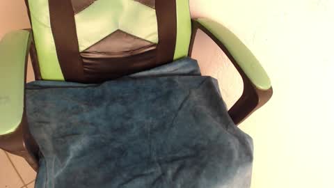 Snapshot of we_n_you chatting on November 2025 01:28:01 PM Trixie 3 online show from November 2025 01:28:01 PM