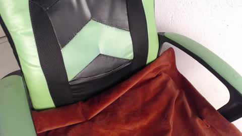 Snapshot of we_n_you chatting on November 2025 03:59:01 PM Trixie 3 online show from November 2025 03:59:01 PM