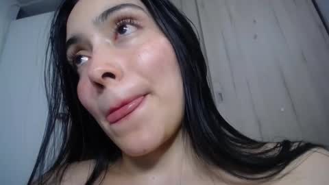 Snapshot of we_we77 chatting on October 2025 10:00:02 PM we_we77 online show from October 2025 10:00:02 PM