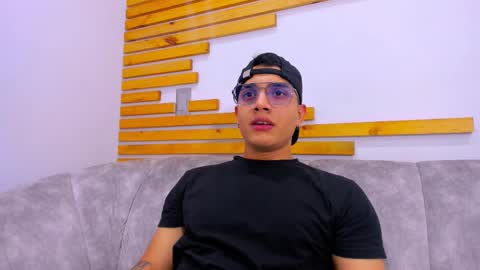 Jhonny Dick  his neighbors. online show from September 2025 07:17:02 PM