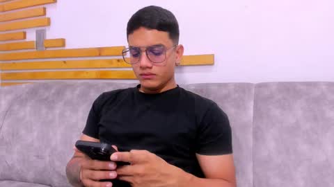 Jhonny Dick  his neighbors. online show from October 2025 07:22:02 PM