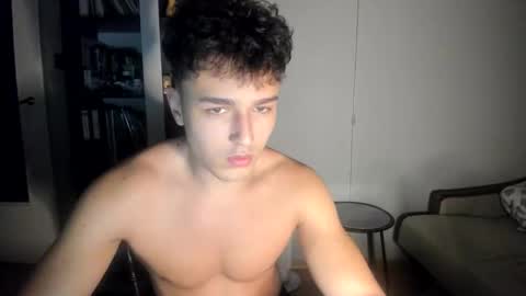 Snapshot of wee_willy_winky chatting on June 2026 11:24:02 PM wee_willy_winky online show from June 2026 11:24:02 PM
