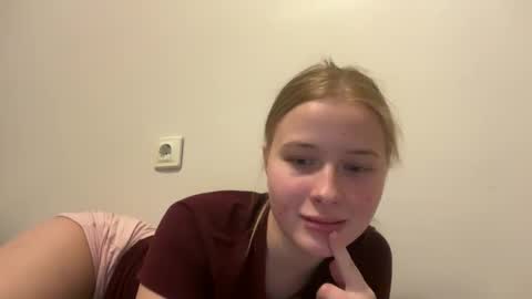 Snapshot of wekittycluby chatting on October 2025 04:51:02 PM kite and joe3 online show from October 2025 04:51:02 PM