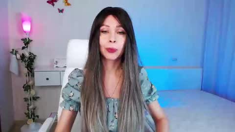 Snapshot of wendifoster chatting on January 2025 10:01:01 PM Wendi Foster online show from January 2025 10:01:01 PM