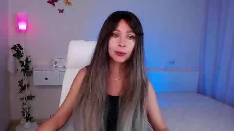 Wendi Foster online show from September 2025 06:33:02 PM