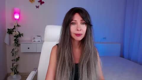 Snapshot of wendifoster chatting on October 2025 05:01:01 PM Wendi Foster online show from October 2025 05:01:01 PM