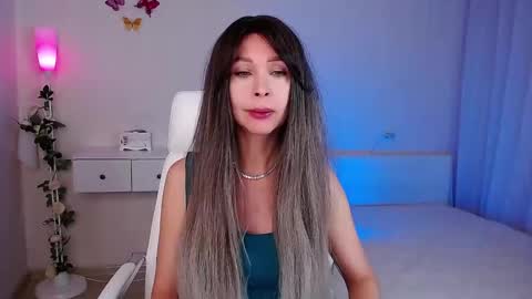 Snapshot of wendifoster chatting on November 2025 06:41:01 PM Wendi Foster online show from November 2025 06:41:01 PM