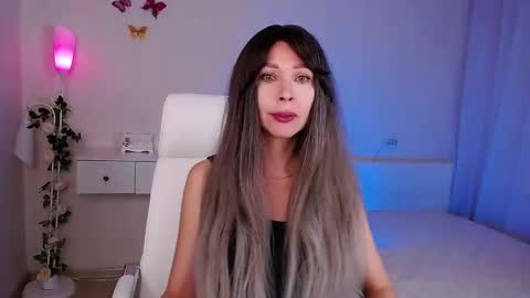 Snapshot of wendifoster chatting on November 2025 06:07:01 PM Wendi Foster online show from November 2025 06:07:01 PM