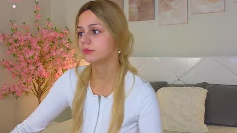 Im Wendy online show from December 2024 02:27:01 AM